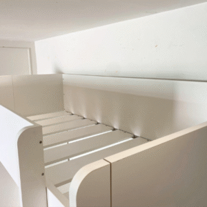 เตียง 3 ฟุต ทรงสูงพร้อมโต๊ะและที่เก็บของ ยี่ห้อ Ikea รุ่น SMÅSTAD สมวสตัด (1)