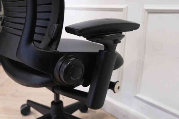 Ergonomic Chair Made in USA (BLACK) เก้าอี้ทำงานเพื่อสุขภาพ Steelcase รุ่น Leap V2 (21)_XNOI8IW6WC